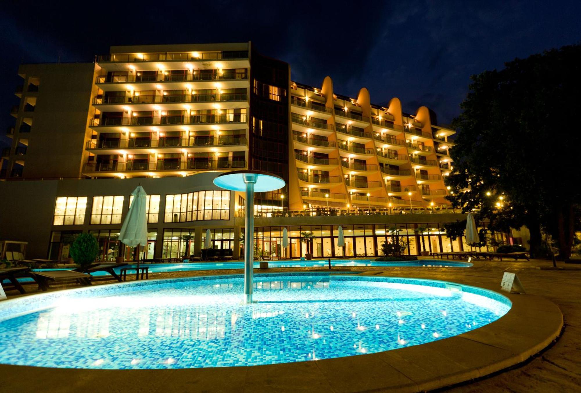 Apollo Spa Resort - Ultra All-Inclusive , Pools & Free Beach, Individual Ac In Every Room Golden Sands Exterior photo